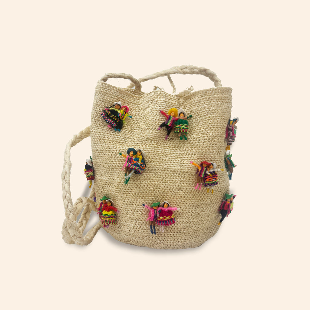 Mini Shigra Natural with Dolls