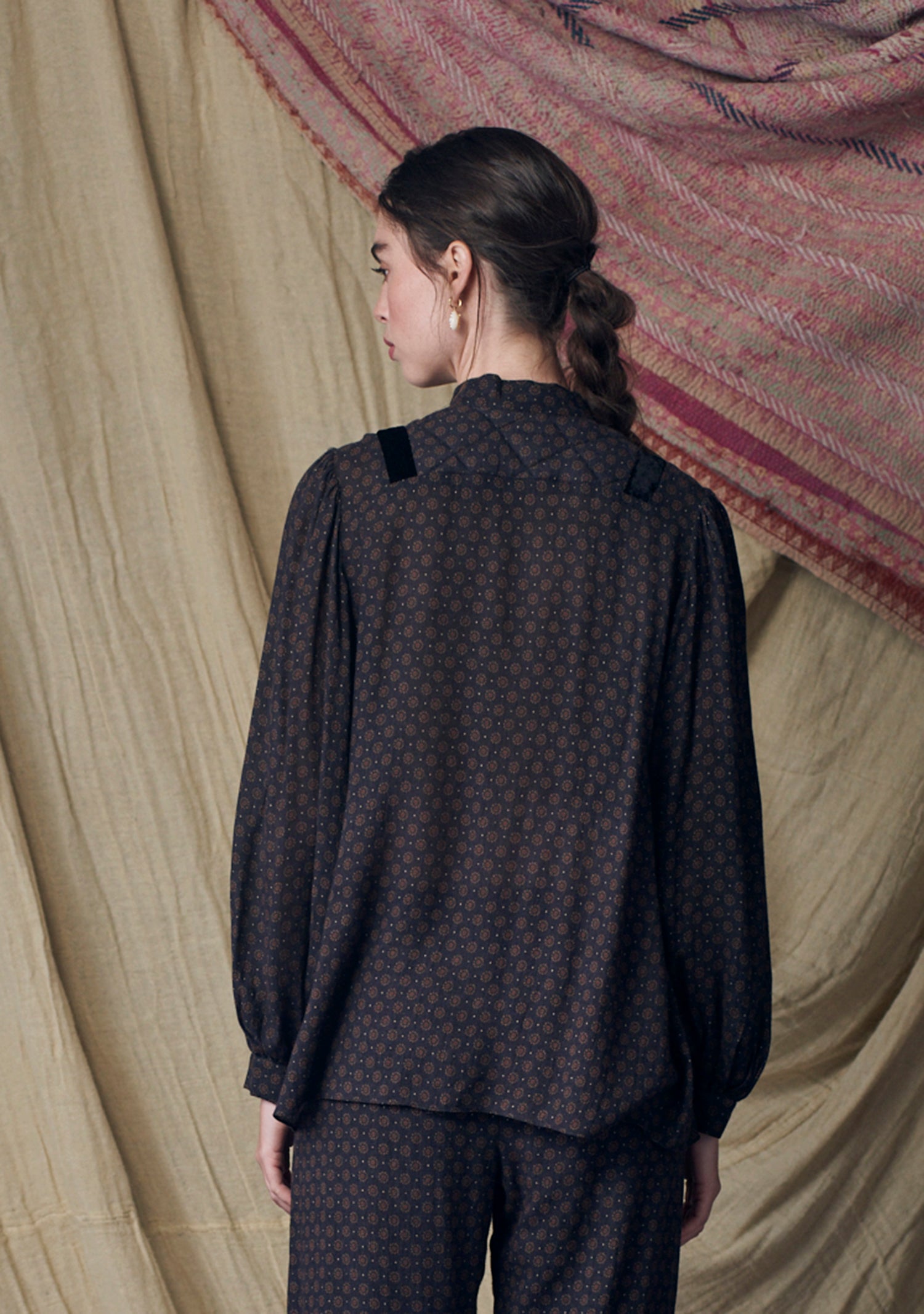 Neha Blouse Hilltop Black