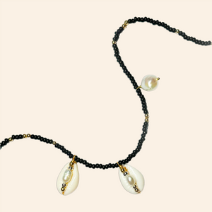 Cowrie Shell and Pearl Necklace Black