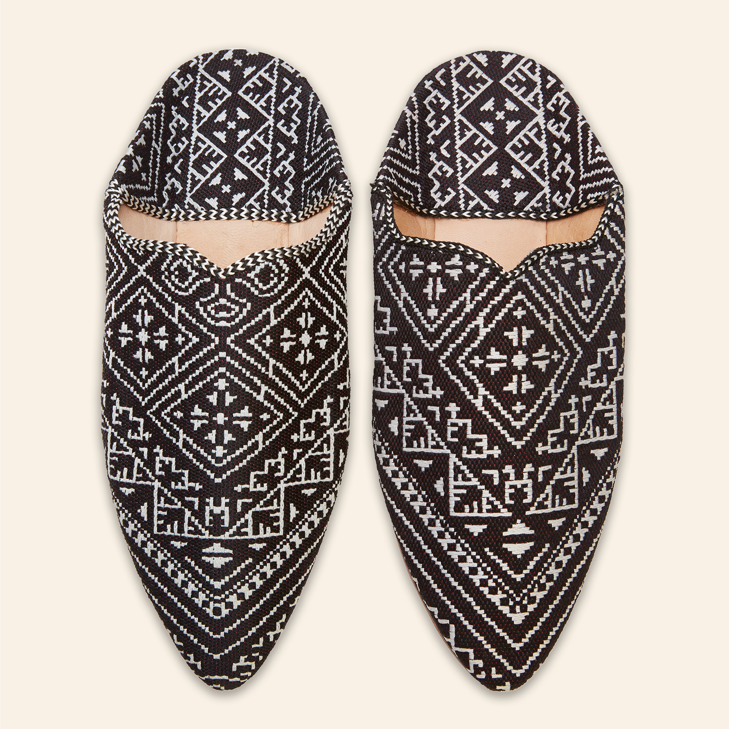 Embroidered Babouches Black