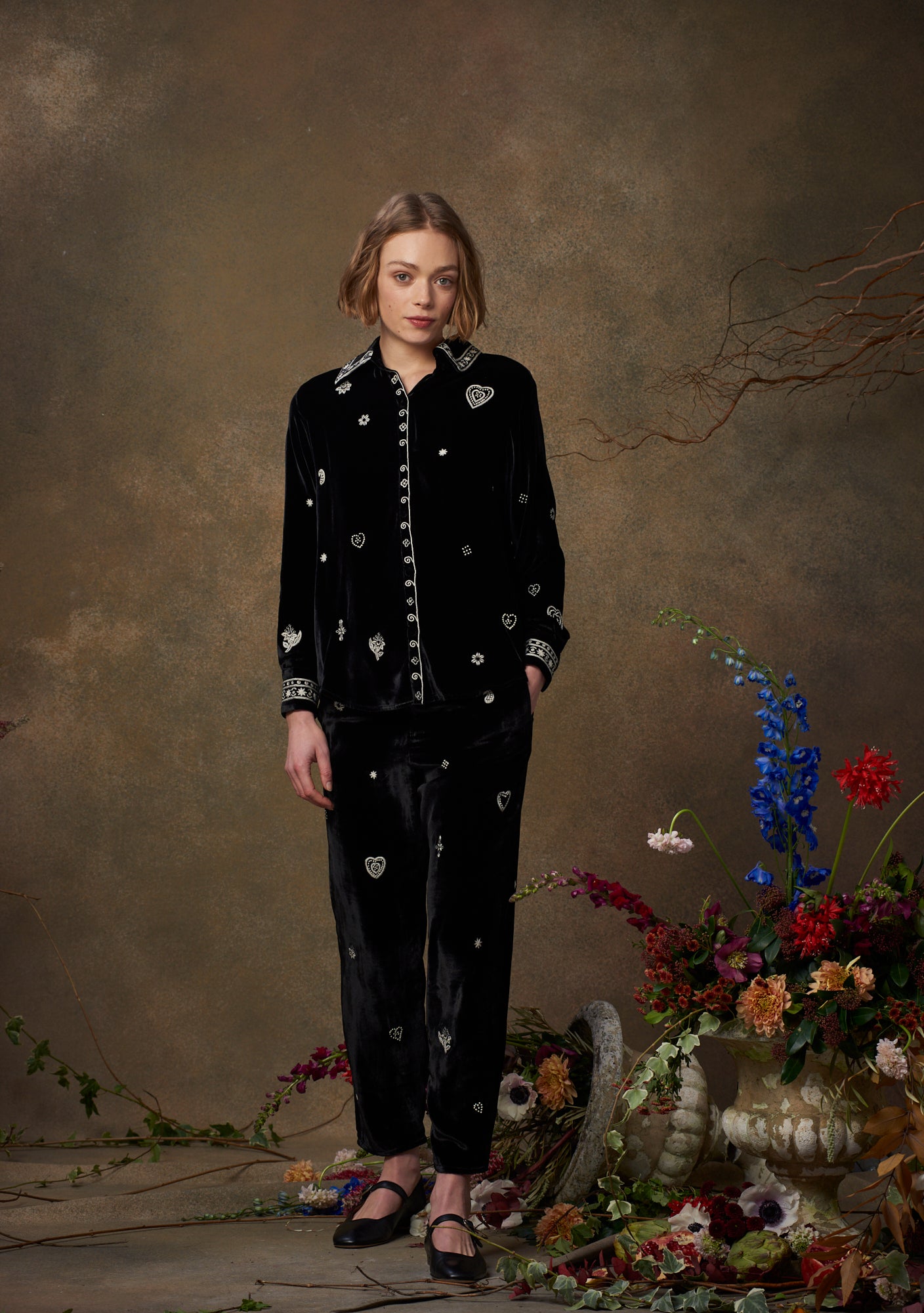 Fern Pants Velvet Black with Heart Embroidery